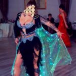 dansatoare animatie de belly dance la o nunta