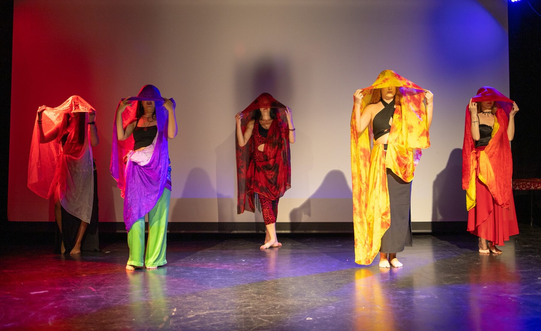 Belly Dance Therapy (INCEPATORI) - Senzorialitate si Mister (dans cu Voal)
